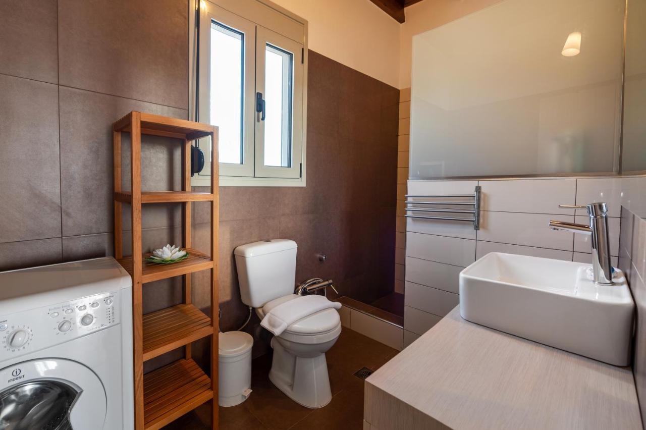 Achlia Beach Villa エクステリア 写真